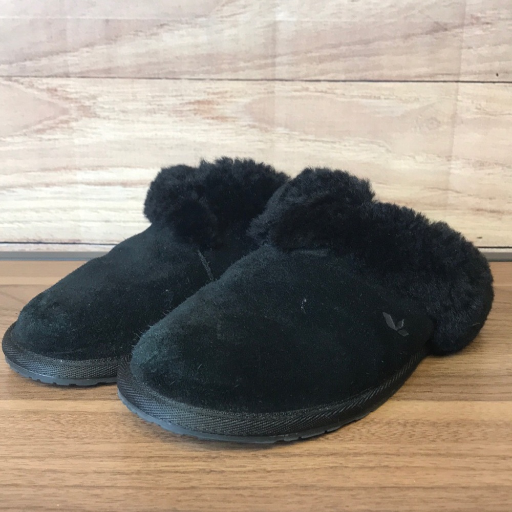 Black Koolaburra Slippers